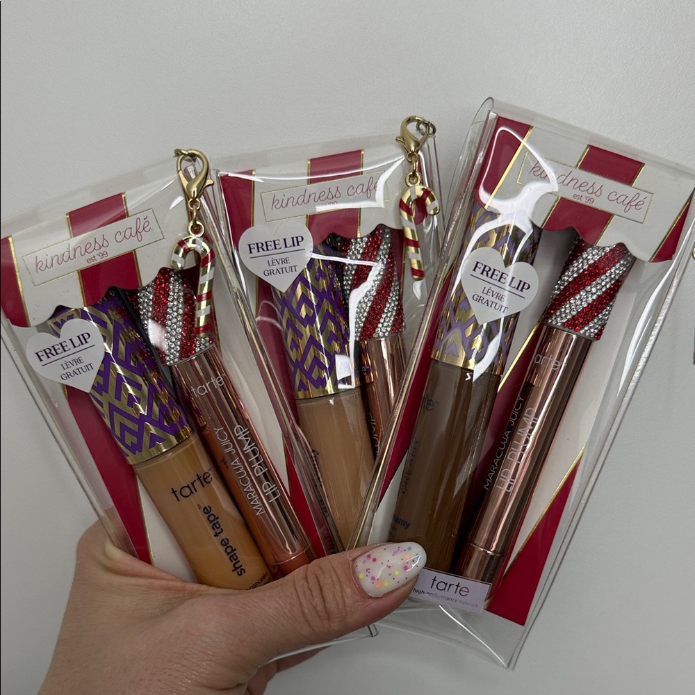 Tarte shape tape concealer with lip plump